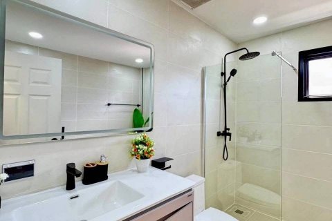 House in Pattaya, Thailand 4 bedrooms № 144884 - photo 19