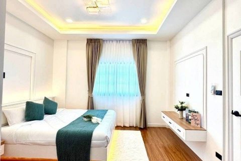 House in Pattaya, Thailand 4 bedrooms № 144884 - photo 23