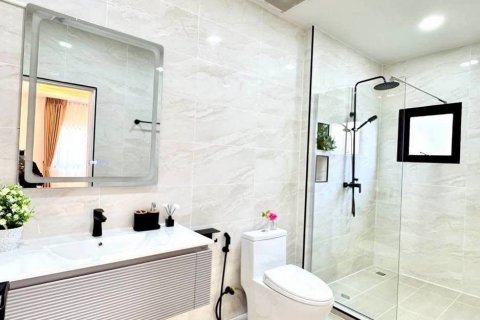 House in Pattaya, Thailand 4 bedrooms № 144884 - photo 27