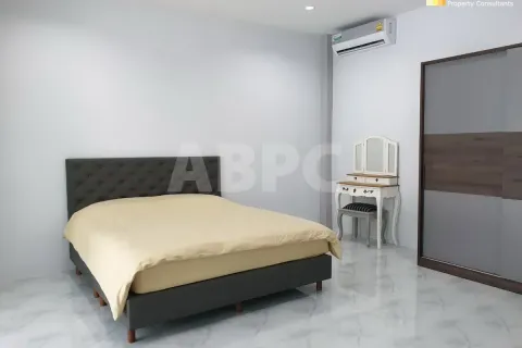 Casa de 4 dormitorios en Pattaya, Tailandia № 211158 - foto 8