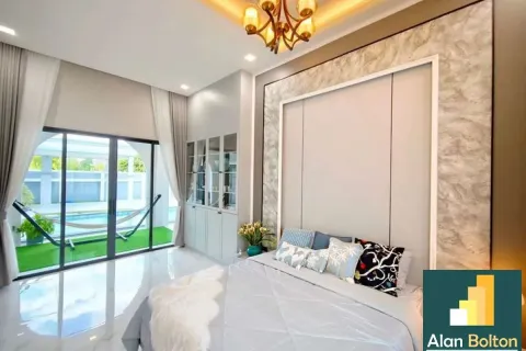 Casa de 4 dormitorios en Pattaya, Tailandia № 211159 - foto 19