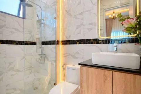 Casa de 4 dormitorios en Pattaya, Tailandia № 211159 - foto 12