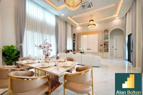 Casa de 4 dormitorios en Pattaya, Tailandia № 211159 - foto 11