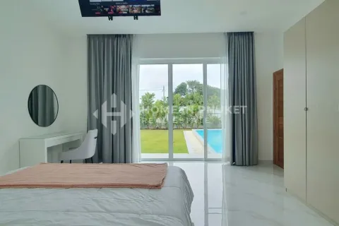 House on Nai Harn Beach, Thailand 3 bedrooms № 152518 - photo 11