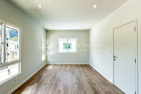 House in Phuket, Thailand 4 bedrooms № 152516 - photo 16