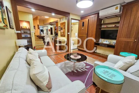 Adosado de 5 dormitorios en Pattaya, Tailandia № 211572 - foto 12
