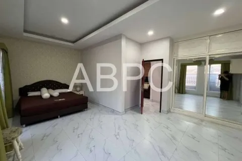 Casa de 4 dormitorios en Pattaya, Tailandia № 211571 - foto 8