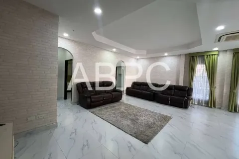 Casa de 4 dormitorios en Pattaya, Tailandia № 211571 - foto 7