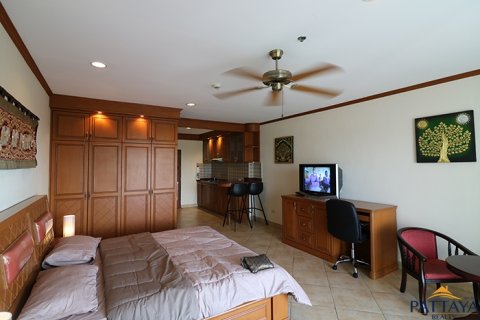 Condo in Pattaya, Thailand, 1 bedroom  № 204040 - photo 2