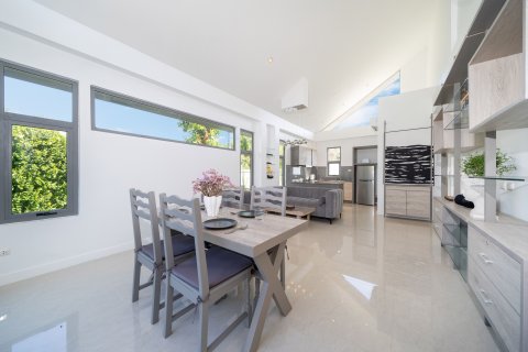 Villa in Phuket, Thailand 2 bedrooms № 138077 - photo 11