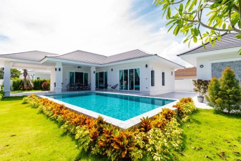 Villa in Hua Hin, Thailand 3 bedrooms № 152406 - photo 3