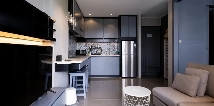 Studio dans le Condo à Kathu, Thaïlande  № 156082