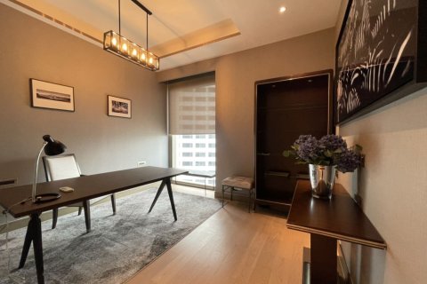 Condo in Bangkok, Thailand, 3 bedrooms  № 180441 - photo 15