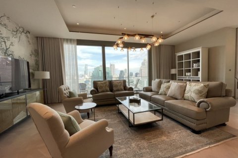 Condo in Bangkok, Thailand, 3 bedrooms  № 180441 - photo 8