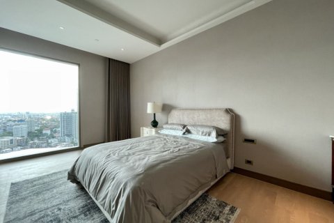 Condo in Bangkok, Thailand, 3 bedrooms  № 180441 - photo 13