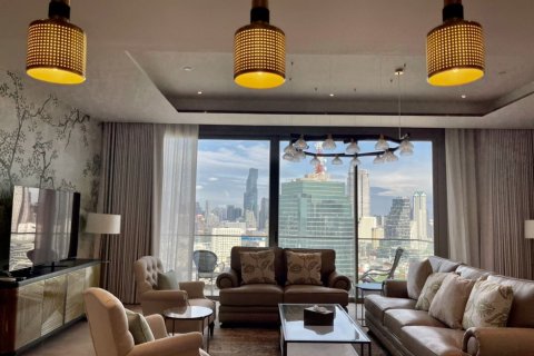 Condo in Bangkok, Thailand, 3 bedrooms  № 180441 - photo 5