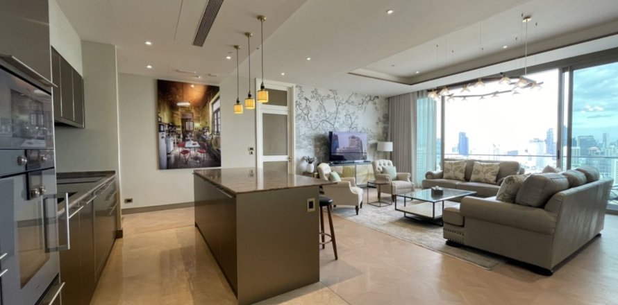 Condo in Bangkok, Thailand, 3 bedrooms  № 180441