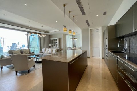 Condo in Bangkok, Thailand, 3 bedrooms  № 180441 - photo 3