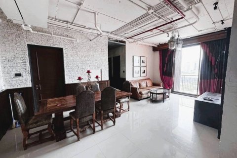 Condo in Bangkok, Thailand, 3 bedrooms  № 180440 - photo 2