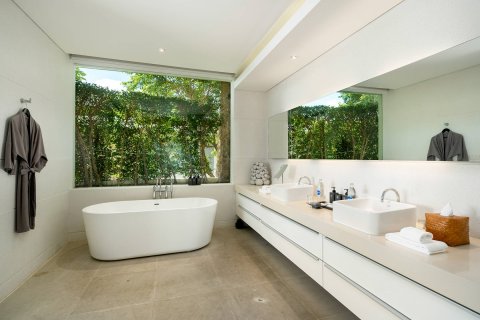 House in Ko Samui, Thailand 5 bedrooms № 180437 - photo 11