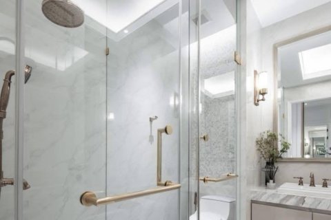 House in Bangkok, Thailand 4 bedrooms № 209664 - photo 19