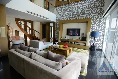 Haus in Bang Kapi, Bangkok, Thailand 5 Schlafzimmer № 215931 - Foto 2