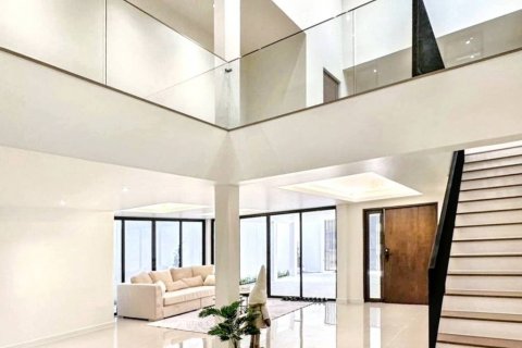 Дуплекс в Бангкоке, Таиланд с 3 спальнями  № 119021 - фото 2