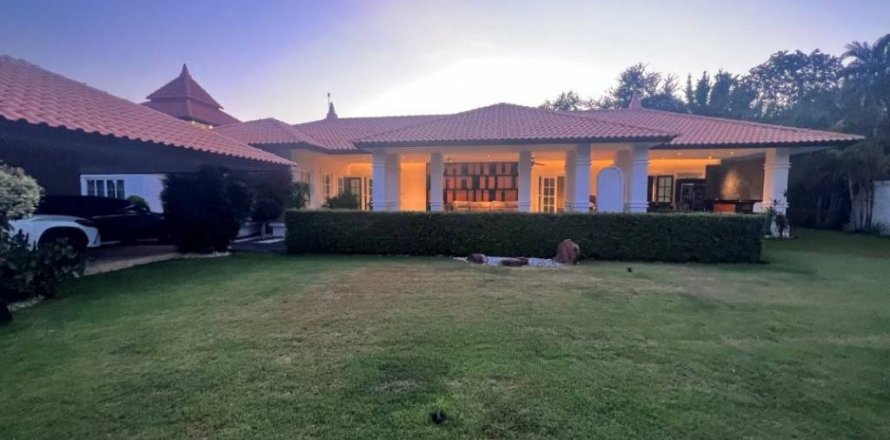 Вилла в Хуа Хине, Таиланд с 4 спальнями № 119019