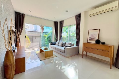 Дом в Паттайе, Таиланд с 3 спальнями № 142740 - фото 2