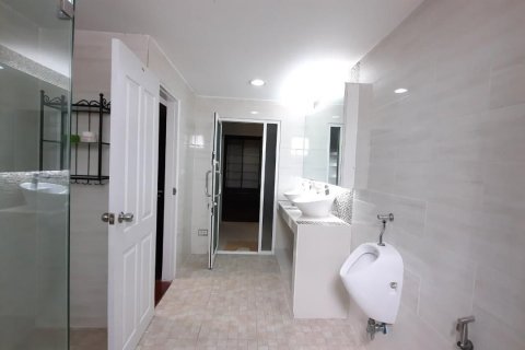 Таунхаус в Суан Луанге, Бангкок, Таиланд с 5 спальнями  № 136521 - фото 5