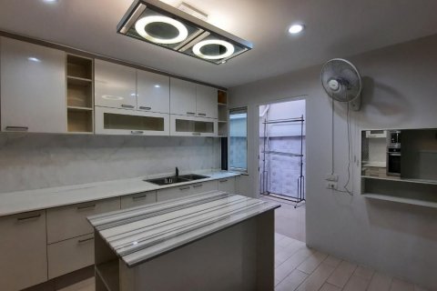 Таунхаус в Суан Луанге, Бангкок, Таиланд с 5 спальнями  № 136521 - фото 20