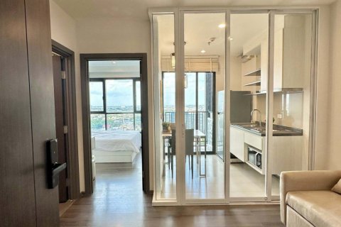 Studio dans le Condo à Watthana, Bangkok, Thaïlande  № 136523 - photo 2