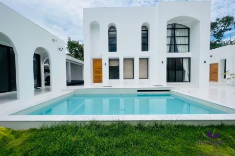 House in Chiang Mai, Thailand 5 bedrooms № 121993 - photo 1