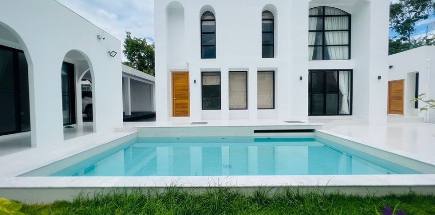 House in Chiang Mai, Thailand 5 bedrooms № 121993