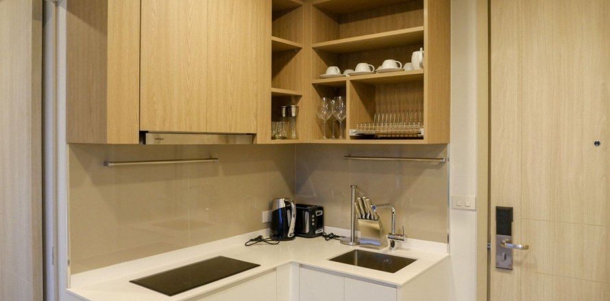 Studio dans le Condo à Phuket, Thaïlande  № 146268