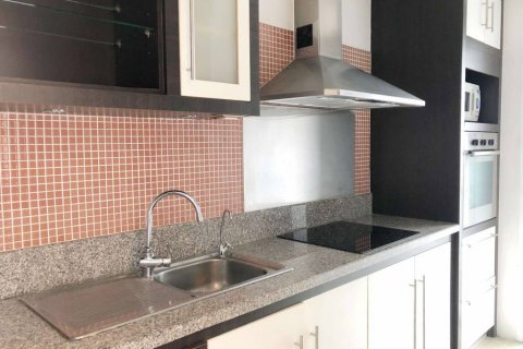 Condo in Bangkok, Thailand, 2 bedrooms  № 114655 - photo 7