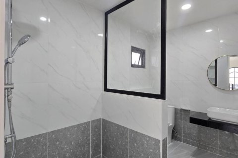 House in Phuket, Thailand 4 bedrooms № 152900 - photo 15