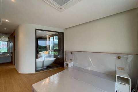 Condo in Phuket, Thailand, 2 bedrooms  № 156962 - photo 10