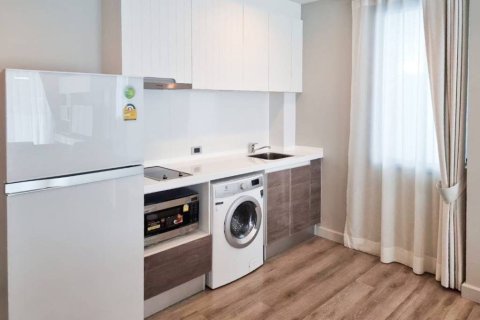 Condo in Hua Hin, Thailand, 2 bedrooms  № 172970 - photo 6