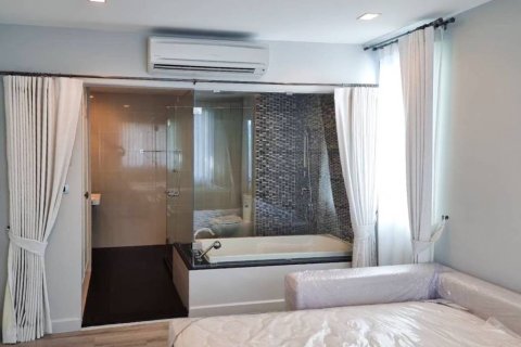 Condo in Hua Hin, Thailand, 2 bedrooms  № 172970 - photo 10