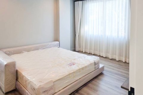 Condo in Hua Hin, Thailand, 2 bedrooms  № 172970 - photo 9