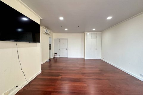 Condo in Khlong San, Bangkok, Thailand, 1 bedroom  № 172969 - photo 2