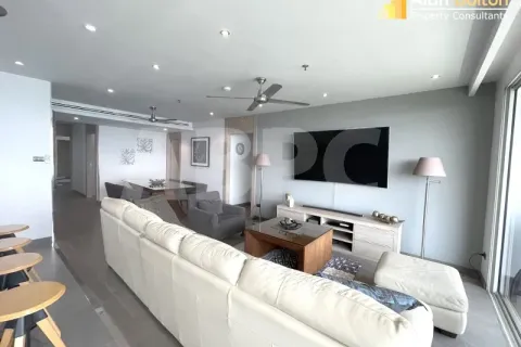 Condo in Pattaya, Thailand, 3 bedrooms № 210403 - photo 3