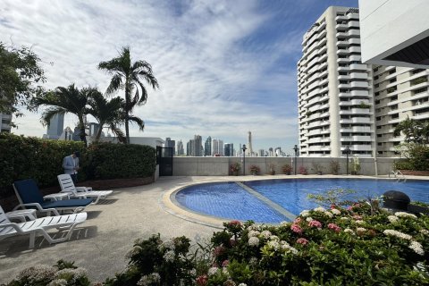 Condo à Khlong Toei, Bangkok, Thaïlande, 3 chambres  № 134404 - photo 13