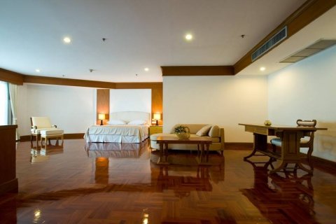 Condo in Watthana, Bangkok, Thailand, 3 bedrooms № 200513 - photo 3