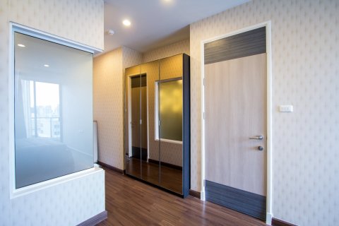 Condo à Huai Khwang, Bangkok, Thaïlande, 1 chambre № 200512 - photo 6