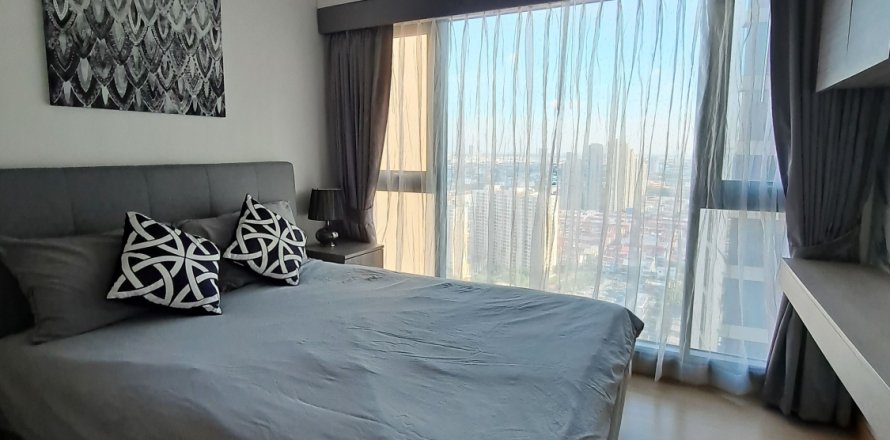 Studio dans le Condo à Phra Khanong, Bangkok, Thaïlande  № 152664