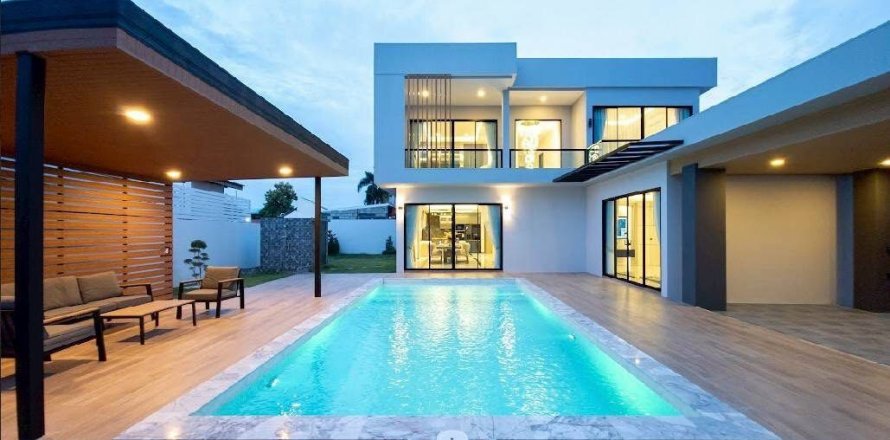 Villa in Pattaya, Thailand 5 bedrooms № 152666