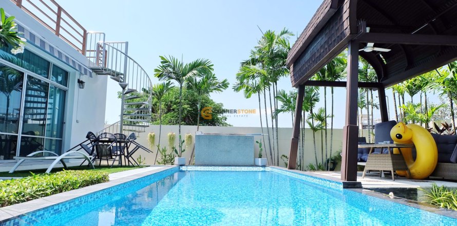 Studio on Jomtien Beach, Pattaya, Thailand № 150497
