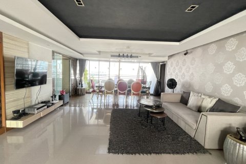 Condo in Watthana, Bangkok, Thailand, 3 bedrooms № 152025 - photo 2